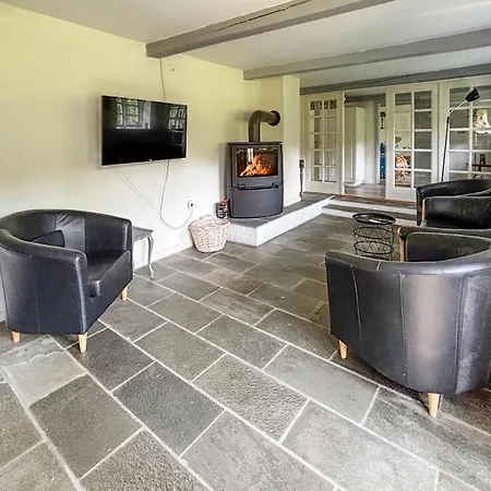 6 Bedroom Gorgeous In Nyaraló